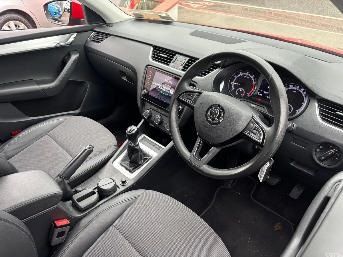 Skoda Octavia Saloon, Petrol, 2019, Red