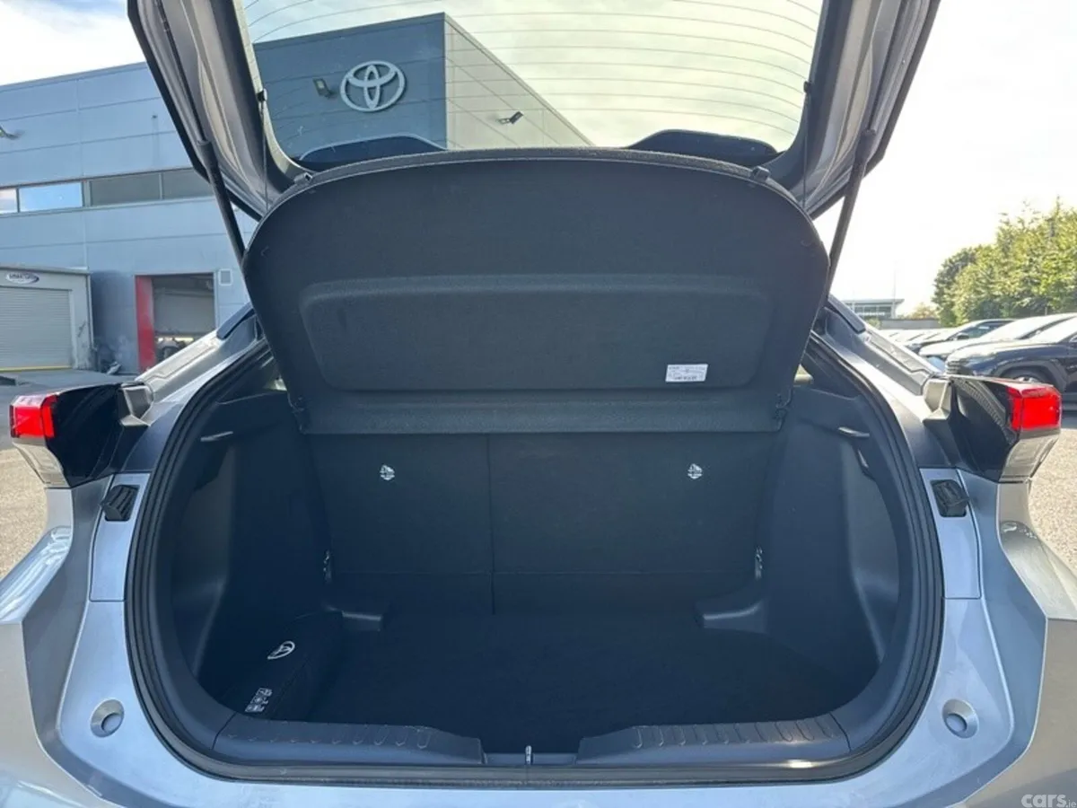 Toyota C-HR SUV, Petrol Hybrid, 2026, Grey