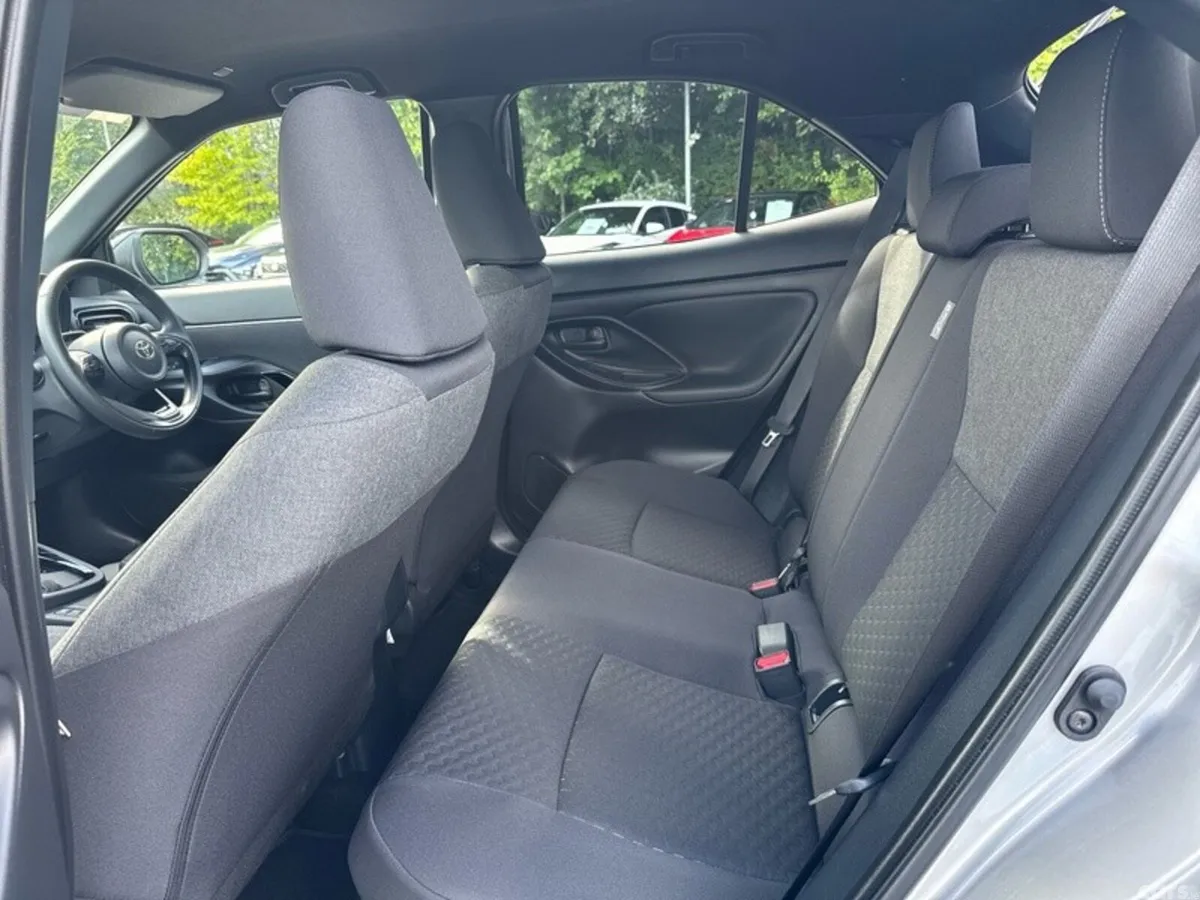 Toyota Yaris Cross Hatchback, Petrol Hybrid, 2026, Grey