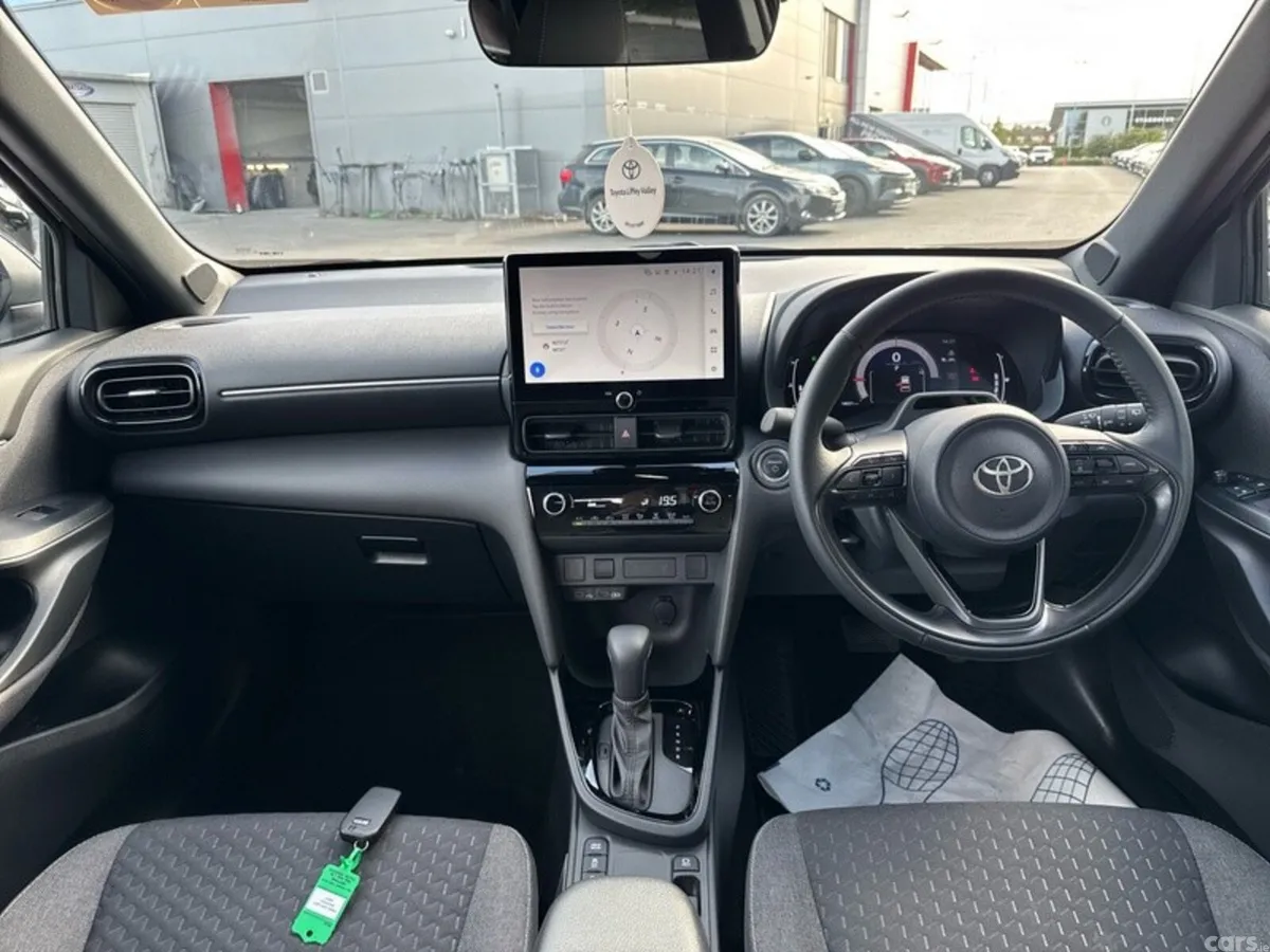 Toyota Yaris Cross Hatchback, Petrol Hybrid, 2026, Grey