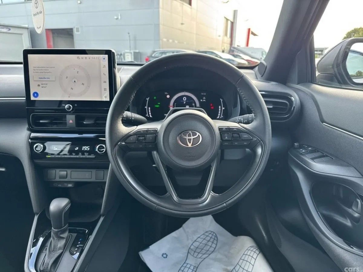 Toyota Yaris Cross Hatchback, Petrol Hybrid, 2026, Grey