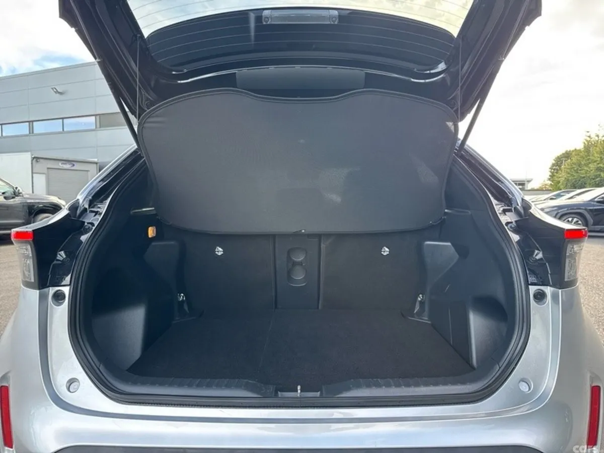 Toyota Yaris Cross Hatchback, Petrol Hybrid, 2026, Grey
