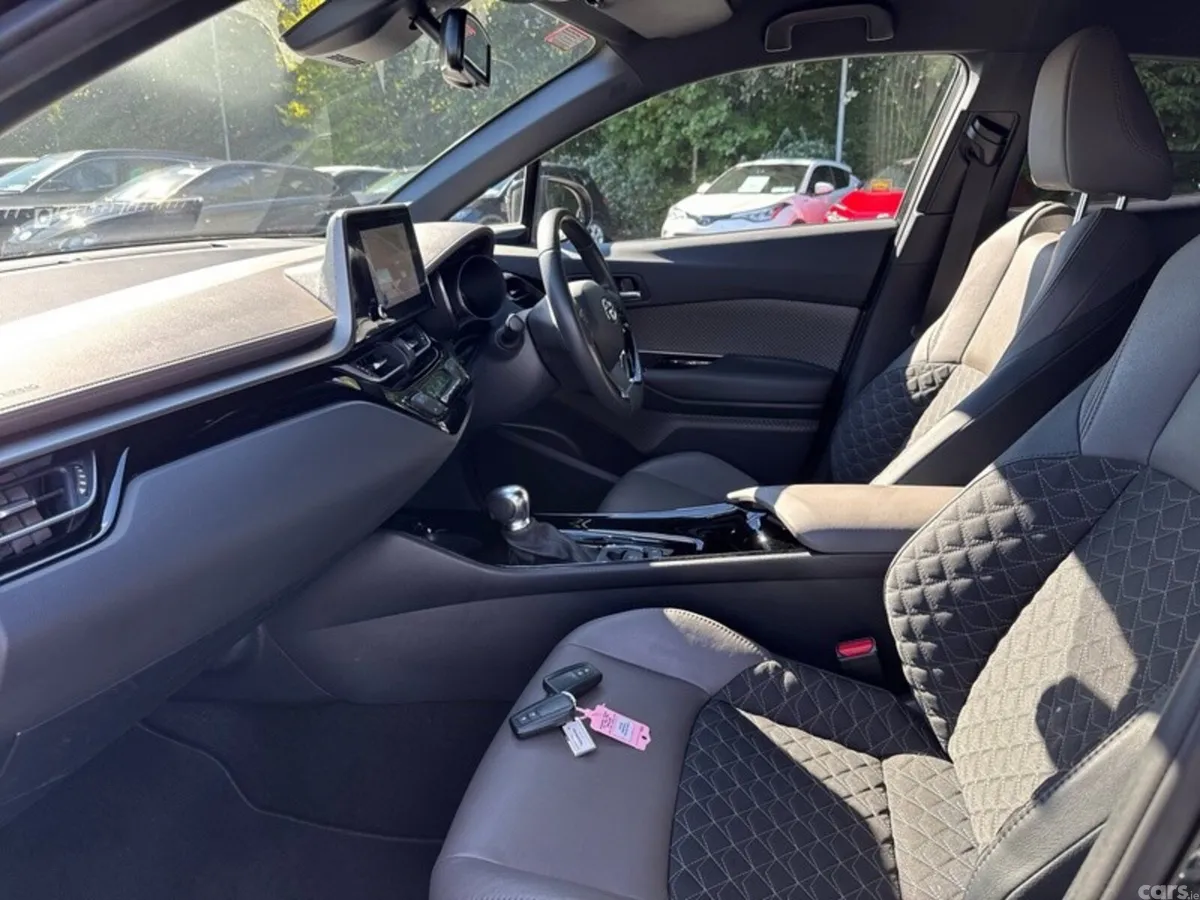 Toyota C-HR SUV, Petrol Hybrid, 2022, Black