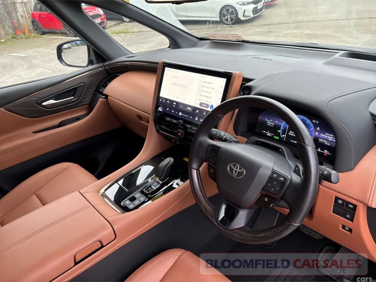 Toyota Alphard MPV, Petrol Hybrid, 2025, Black