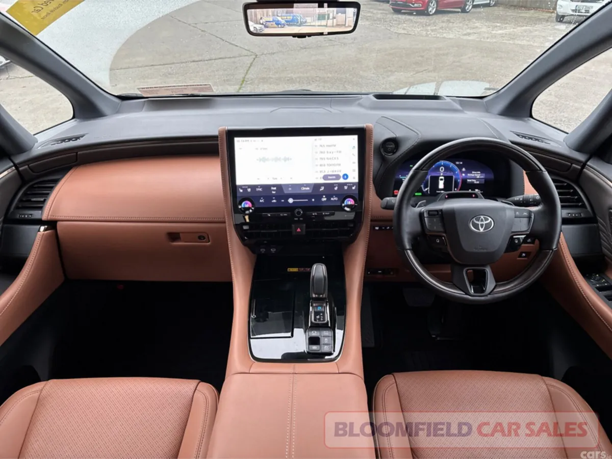 Toyota Alphard MPV, Petrol Hybrid, 2025, Black