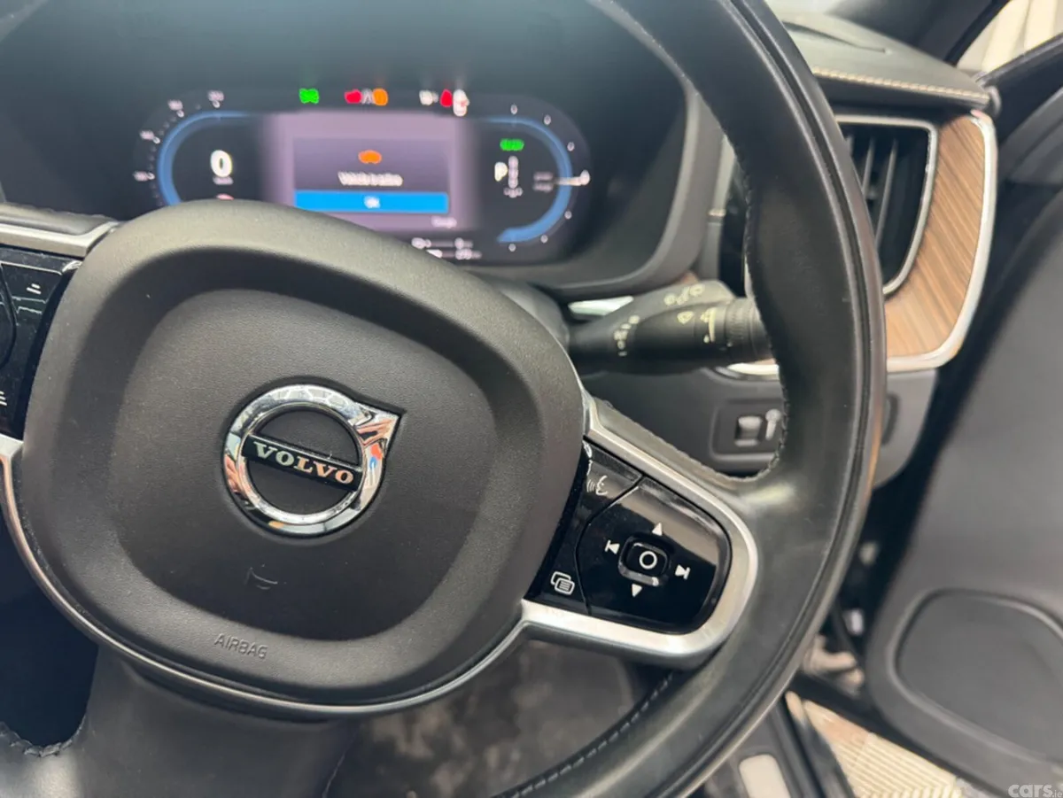 Volvo XC60 SUV, Petrol Hybrid, 2021, Black