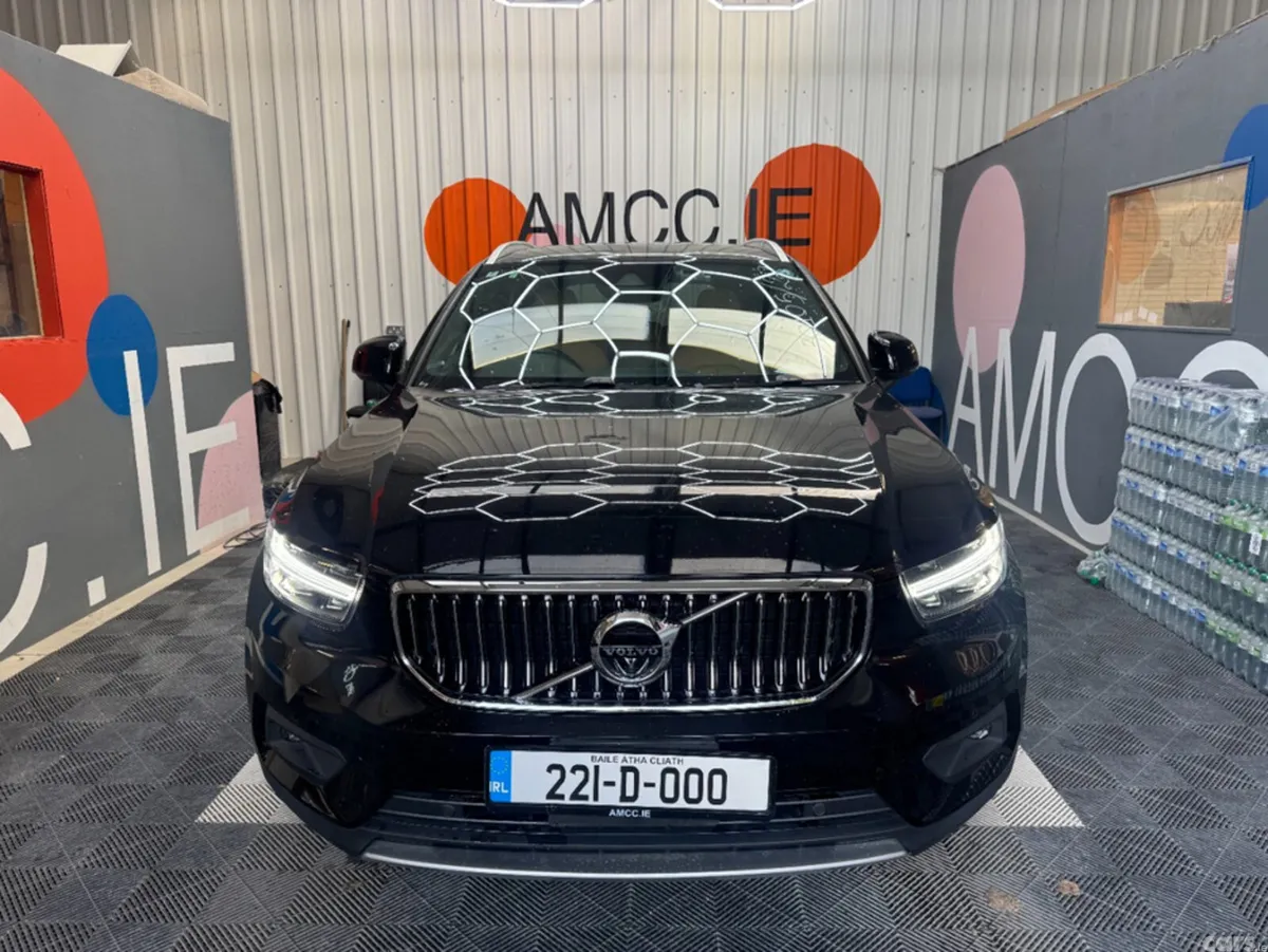 Volvo XC40 SUV, Petrol Hybrid, 2022, Black