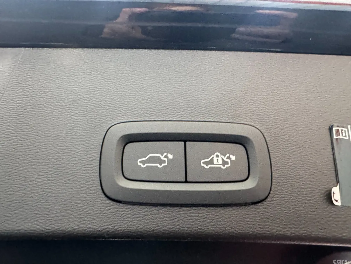 Volvo XC40 SUV, Petrol Hybrid, 2022, Black