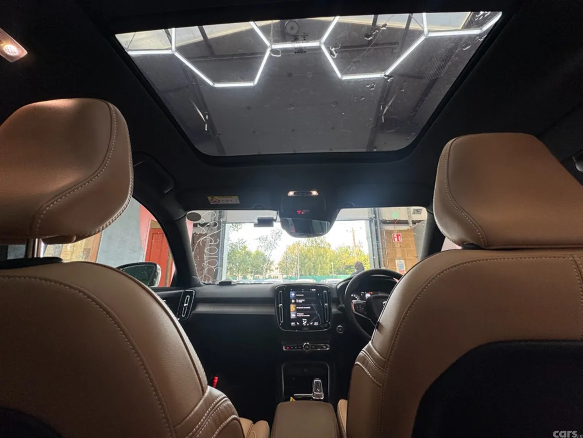 Volvo XC40 SUV, Petrol Hybrid, 2022, Black