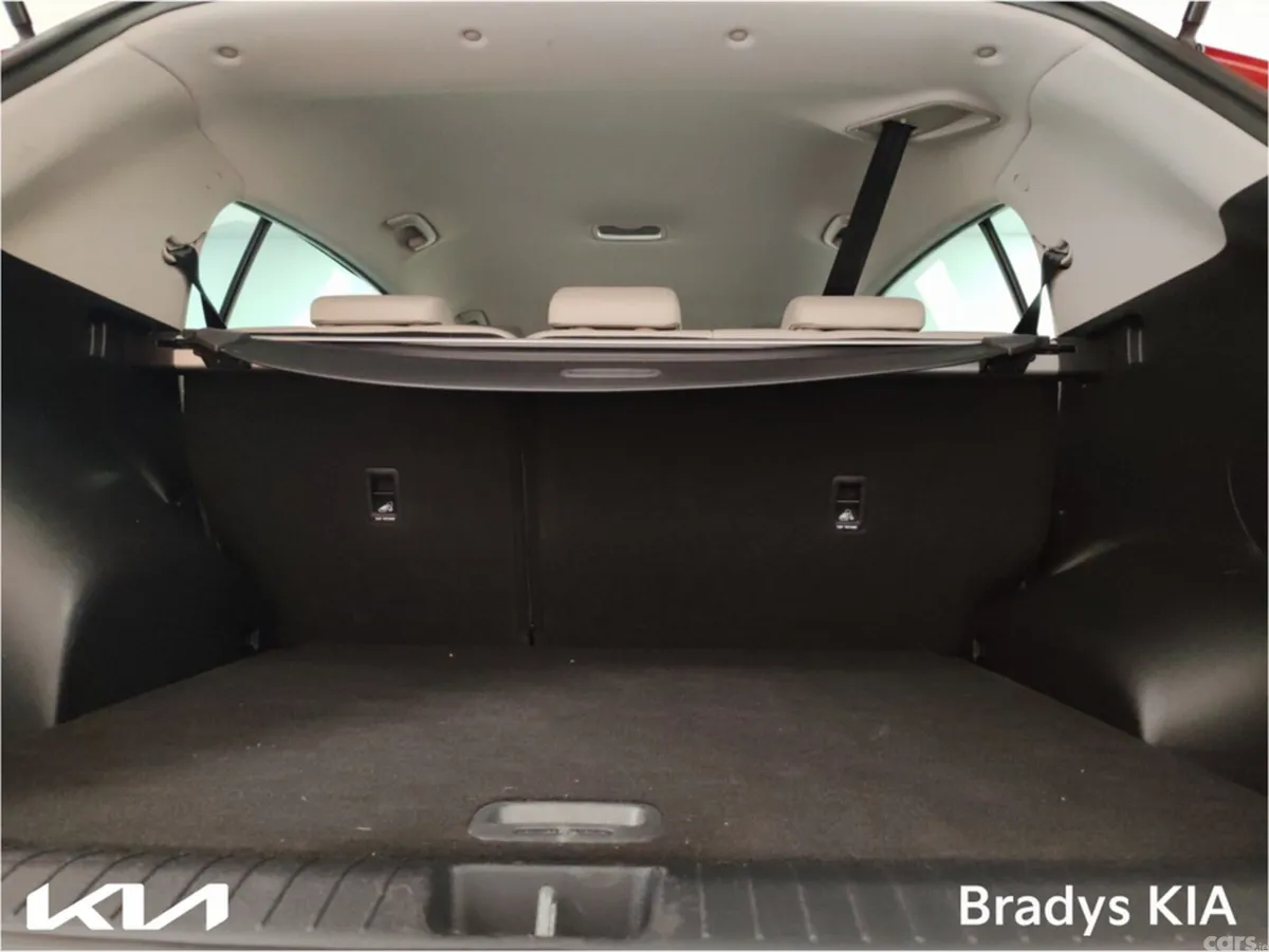 Kia Sportage MPV, Diesel, 2021, Red