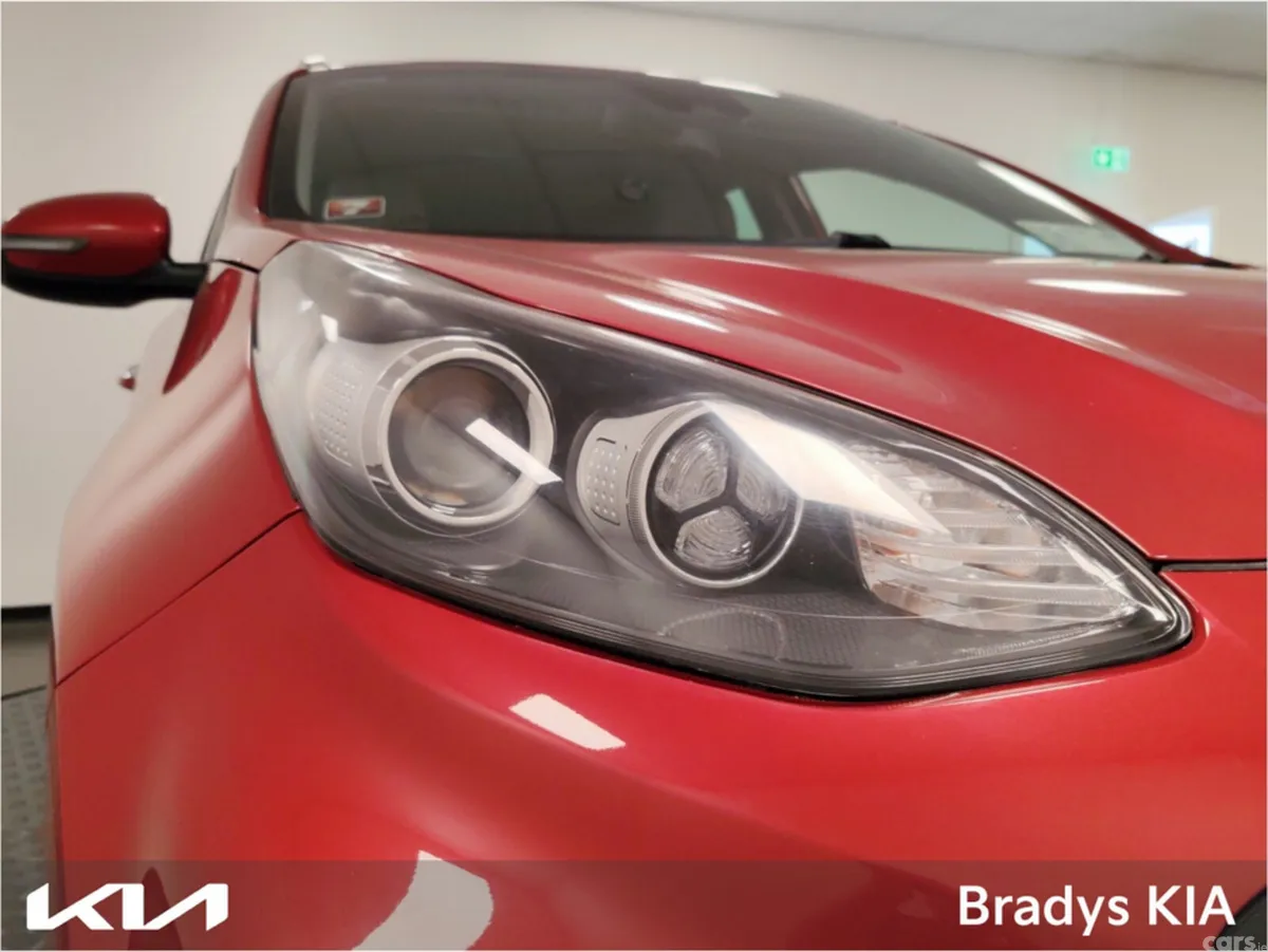 Kia Sportage MPV, Diesel, 2021, Red