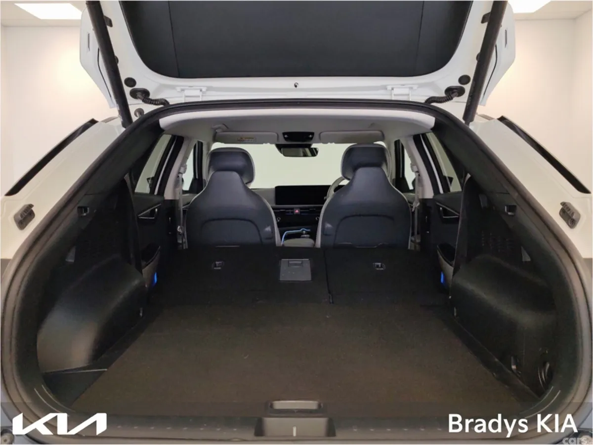 Kia EV6 MPV, Electric, 2026, White