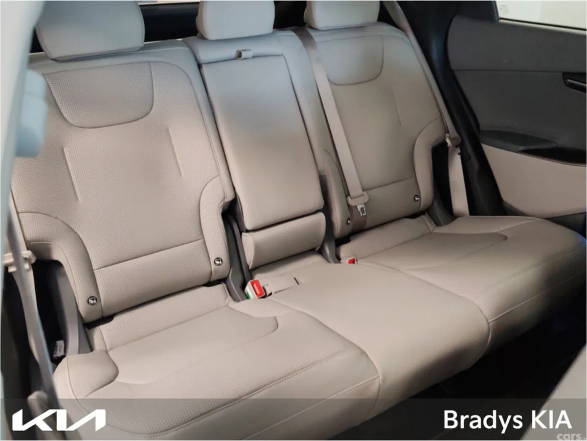 Kia EV6 MPV, Electric, 2026, White