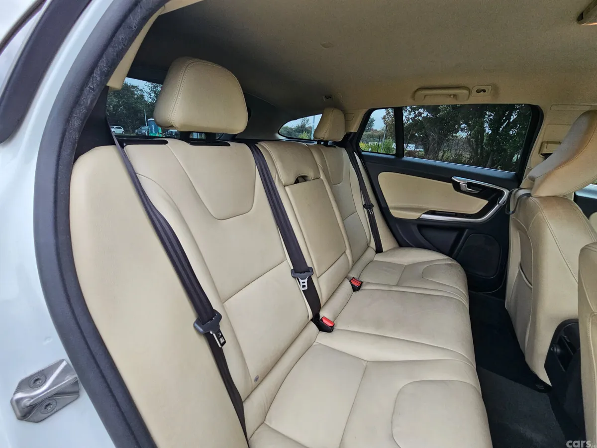 Volvo V60 Estate, Diesel, 2016, White