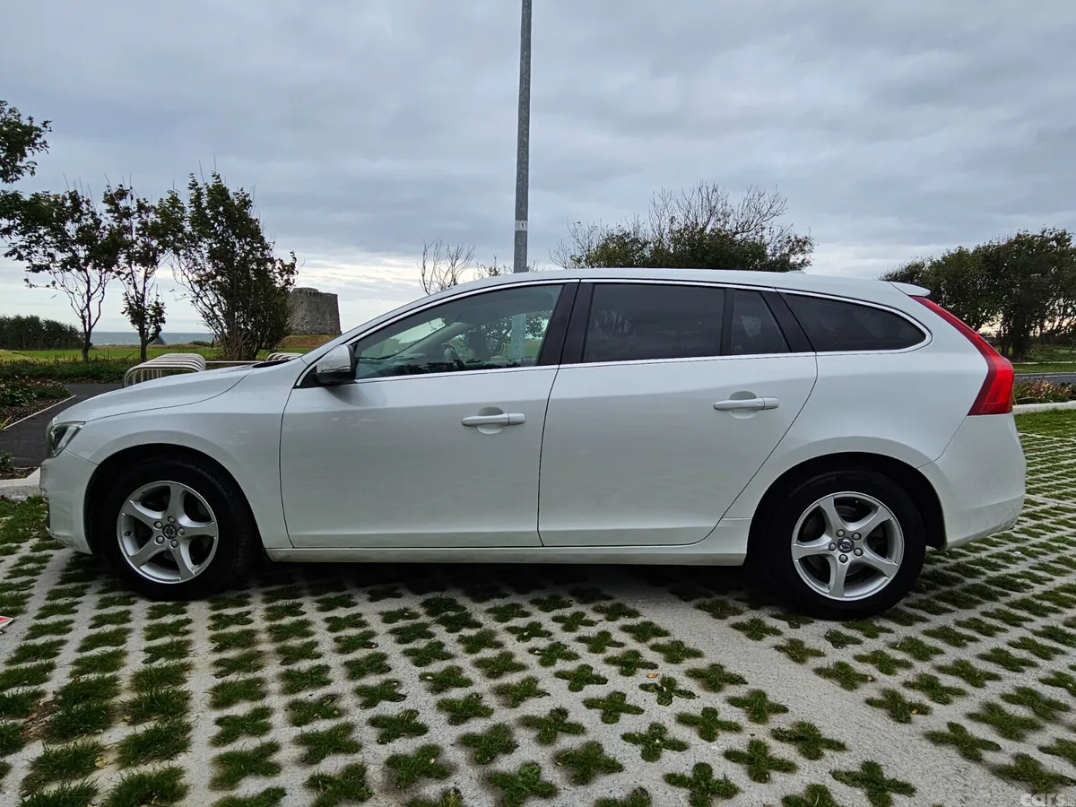 Volvo V60 Estate, Diesel, 2016, White