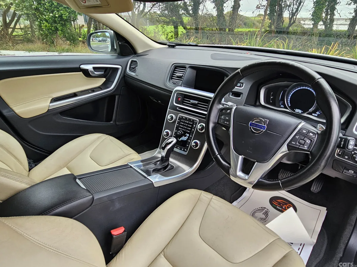 Volvo V60 Estate, Diesel, 2016, White