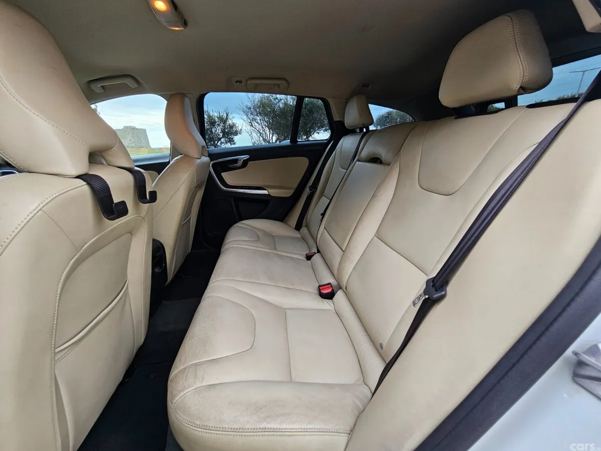 Volvo V60 Estate, Diesel, 2016, White
