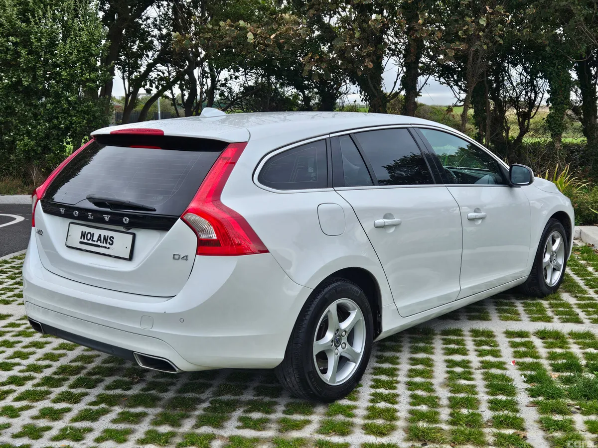 Volvo V60 Estate, Diesel, 2016, White