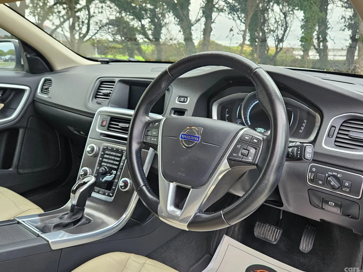 Volvo V60 Estate, Diesel, 2016, White