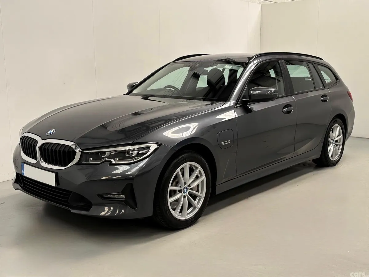 BMW 3-Series Estate, Petrol Plug-in Hybrid, 2022, Grey