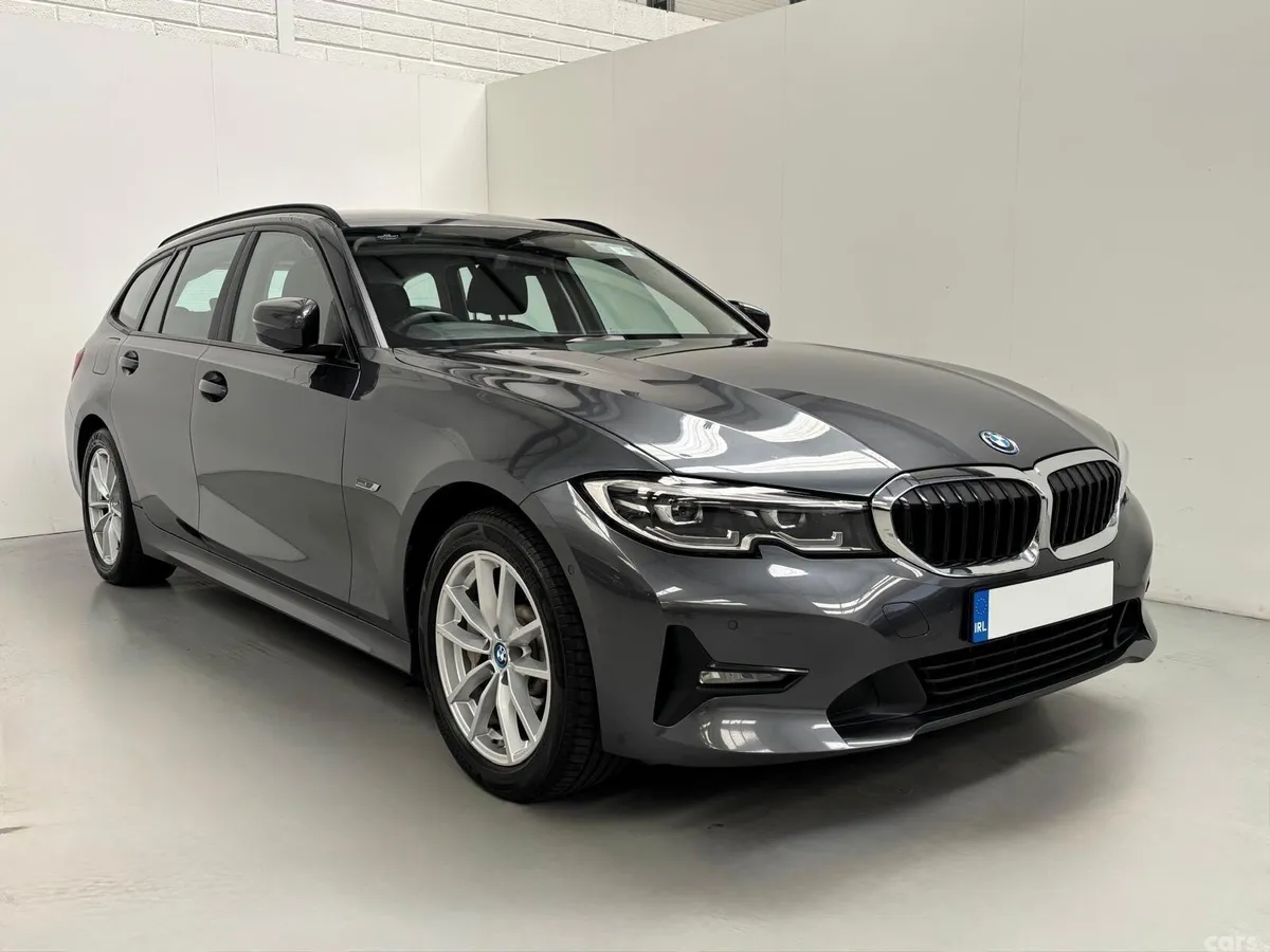 BMW 3-Series Estate, Petrol Plug-in Hybrid, 2022, Grey