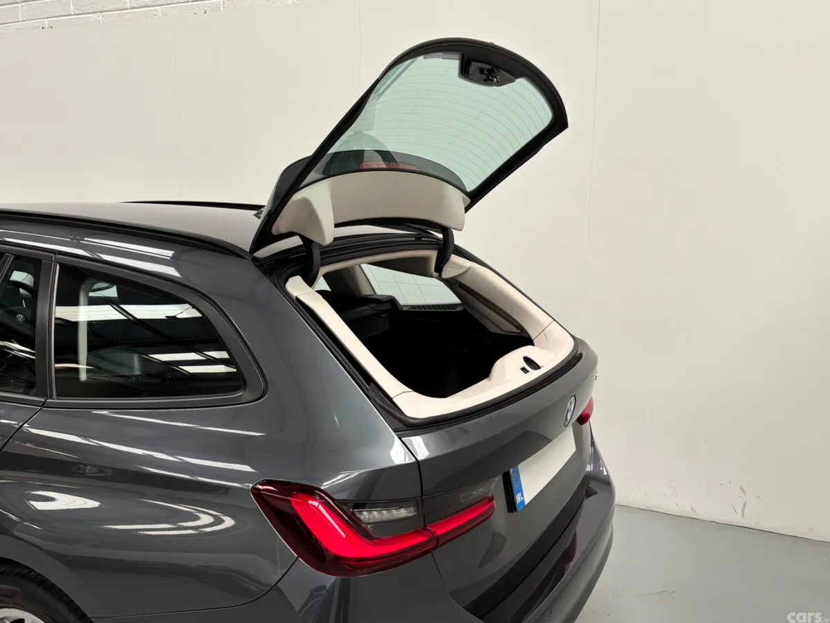 BMW 3-Series Estate, Petrol Plug-in Hybrid, 2022, Grey