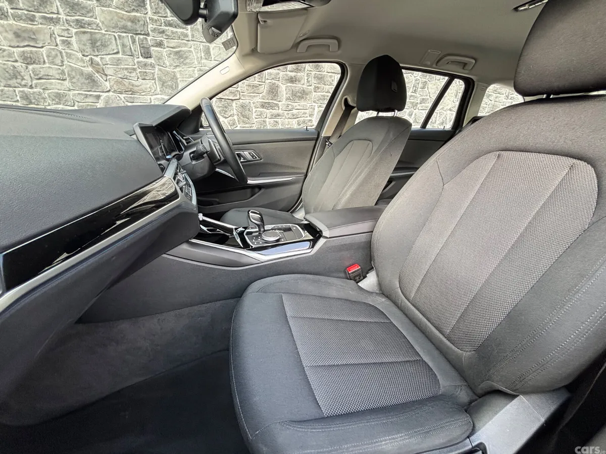 BMW 3-Series Estate, Petrol Plug-in Hybrid, 2022, Grey