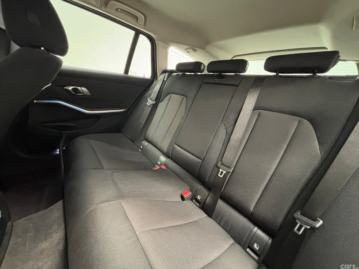 BMW 3-Series Estate, Petrol Plug-in Hybrid, 2022, Grey