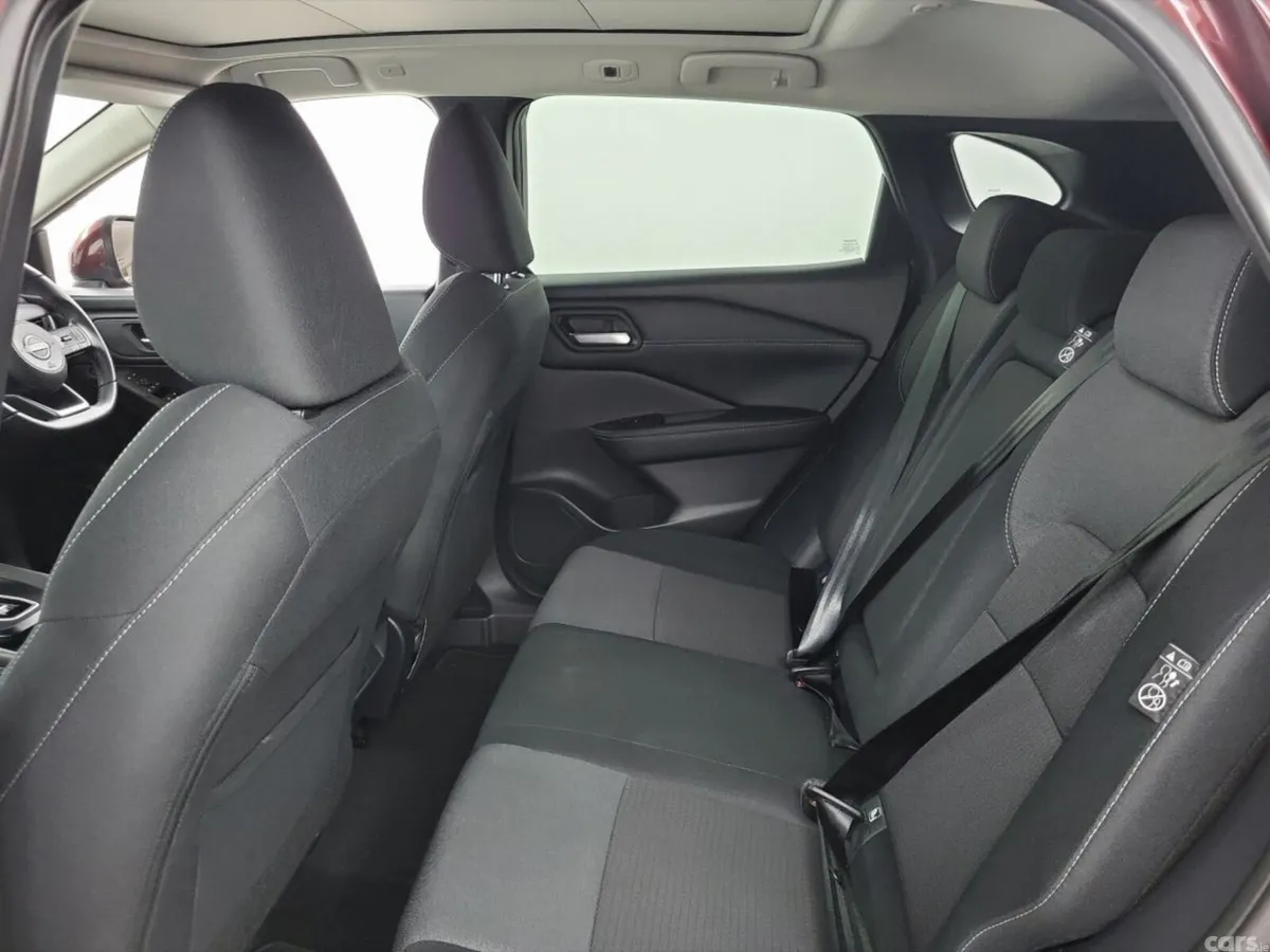 Nissan Qashqai MPV, Petrol, 2023, Red