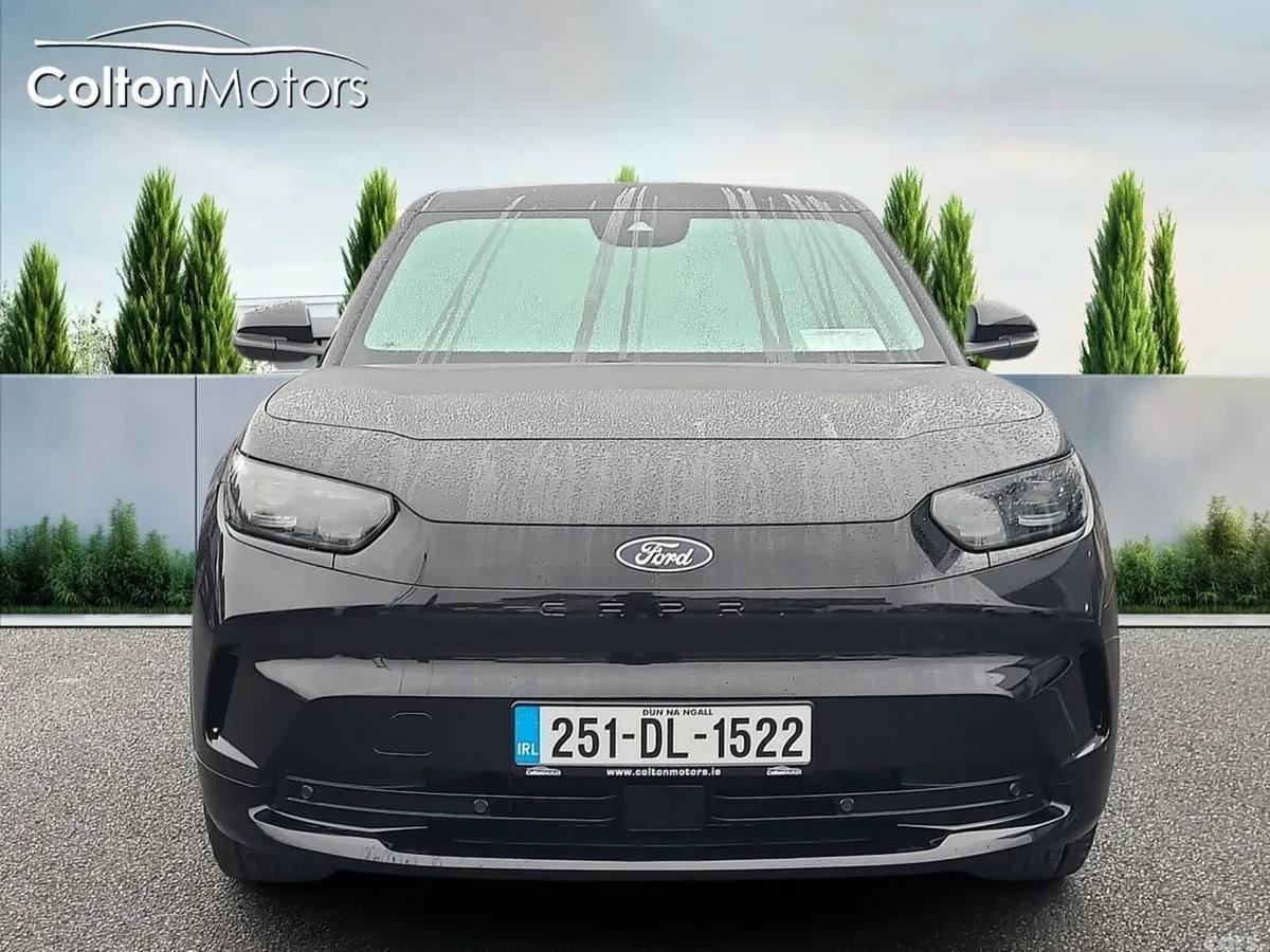 Ford Capri MPV, Electric, 2025, Black