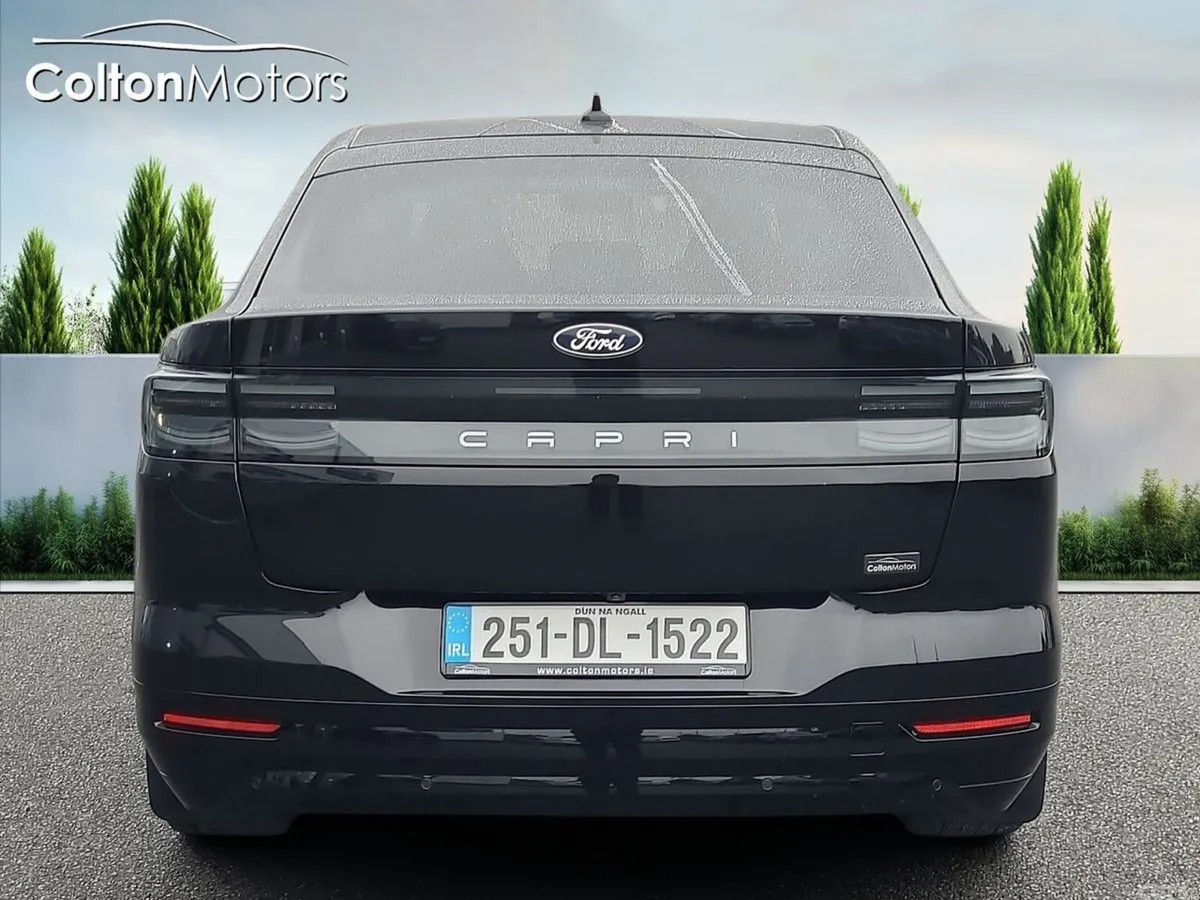 Ford Capri MPV, Electric, 2025, Black
