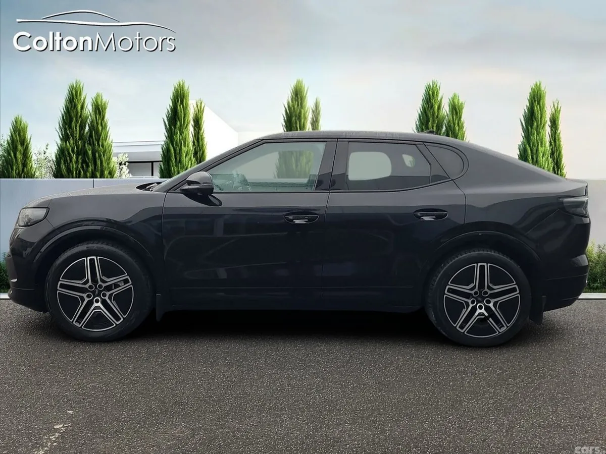 Ford Capri MPV, Electric, 2025, Black