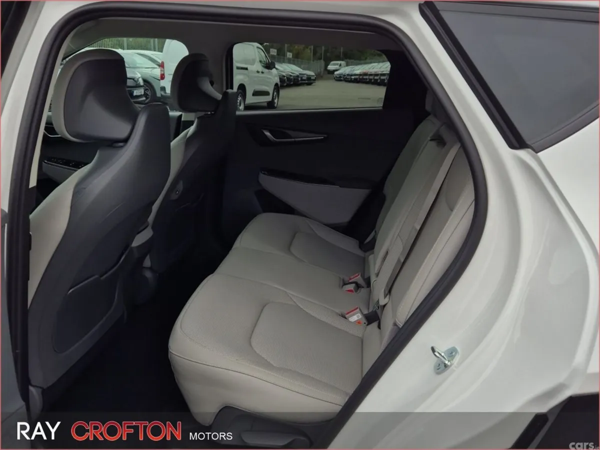 Kia EV6 MPV, Electric, 2026, White