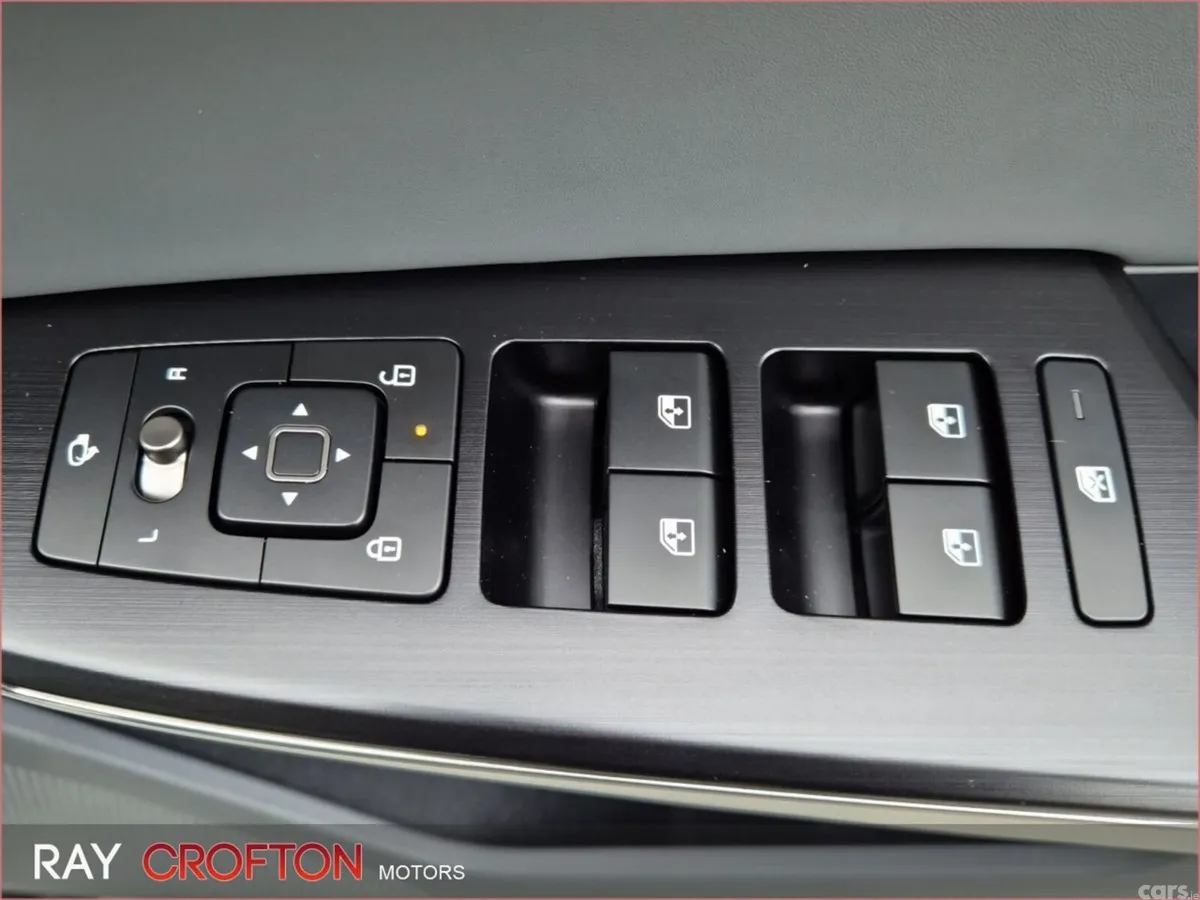 Kia EV6 MPV, Electric, 2026, White