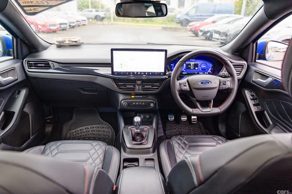 Ford Focus Hatchback, Petrol, 2022, Blue