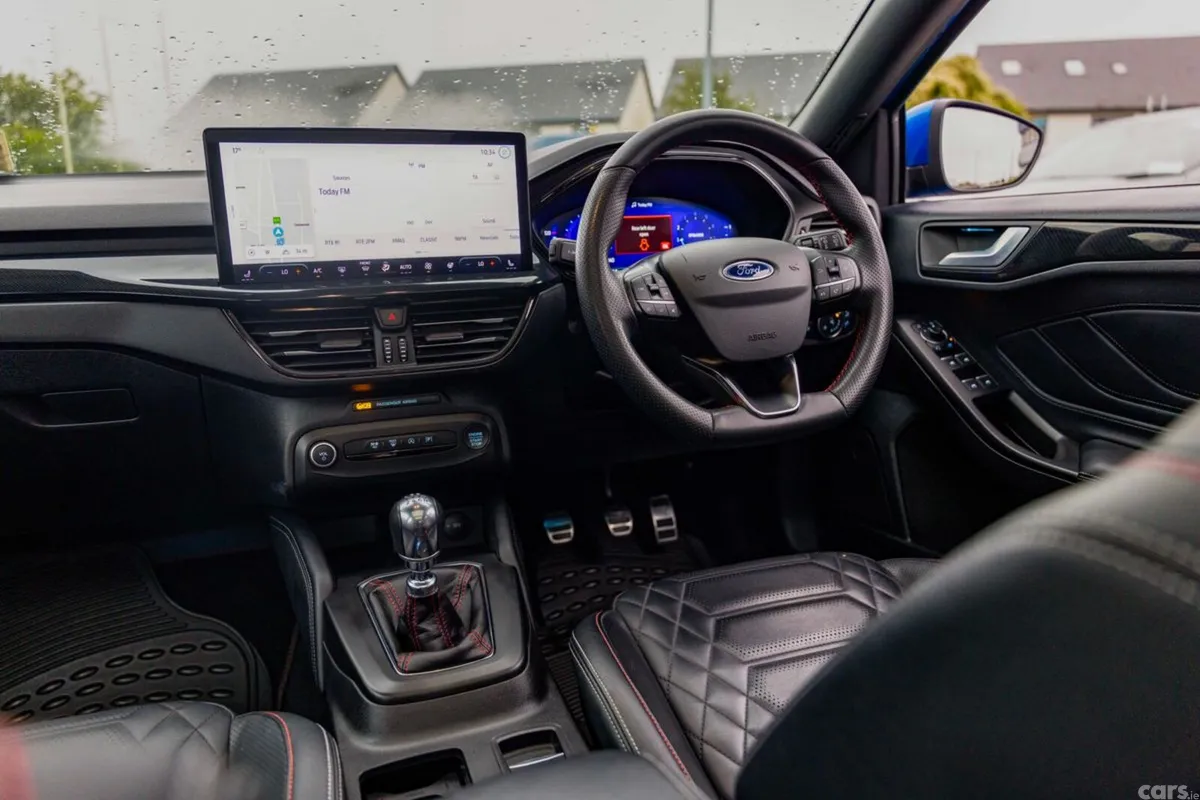 Ford Focus Hatchback, Petrol, 2022, Blue