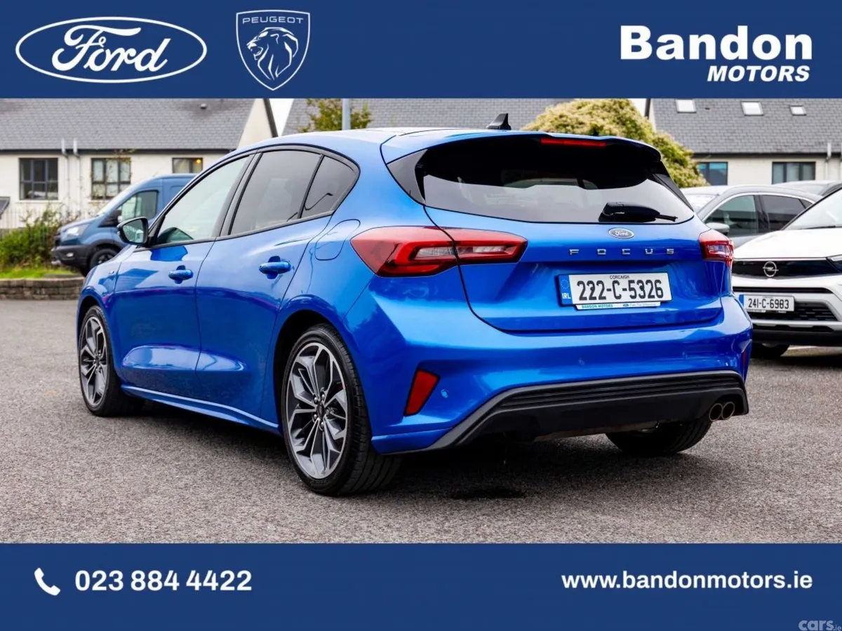 Ford Focus Hatchback, Petrol, 2022, Blue