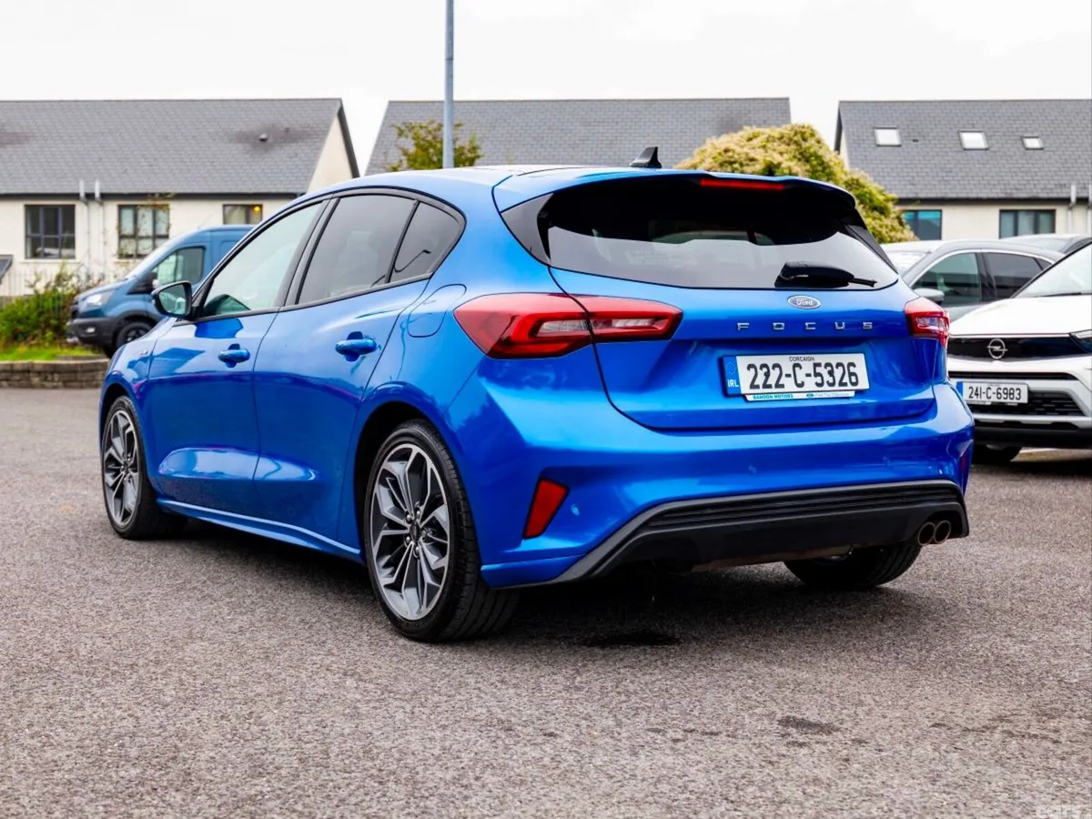 Ford Focus Hatchback, Petrol, 2022, Blue