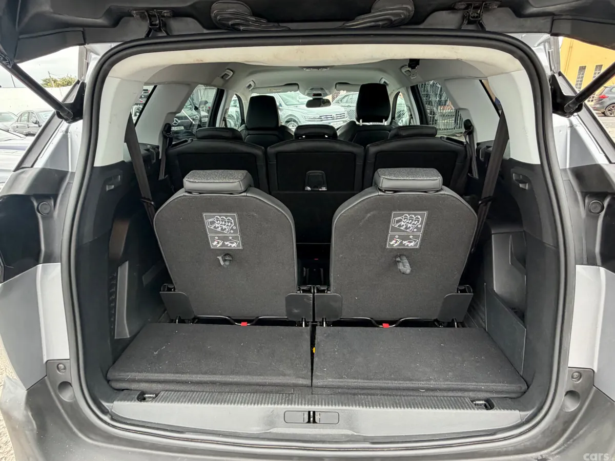 Peugeot 5008 MPV, Diesel, 2020, Grey
