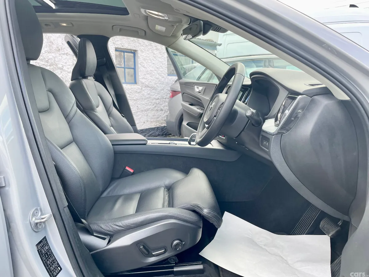 Volvo XC60 SUV, Petrol Plug-in Hybrid, 2023, Grey
