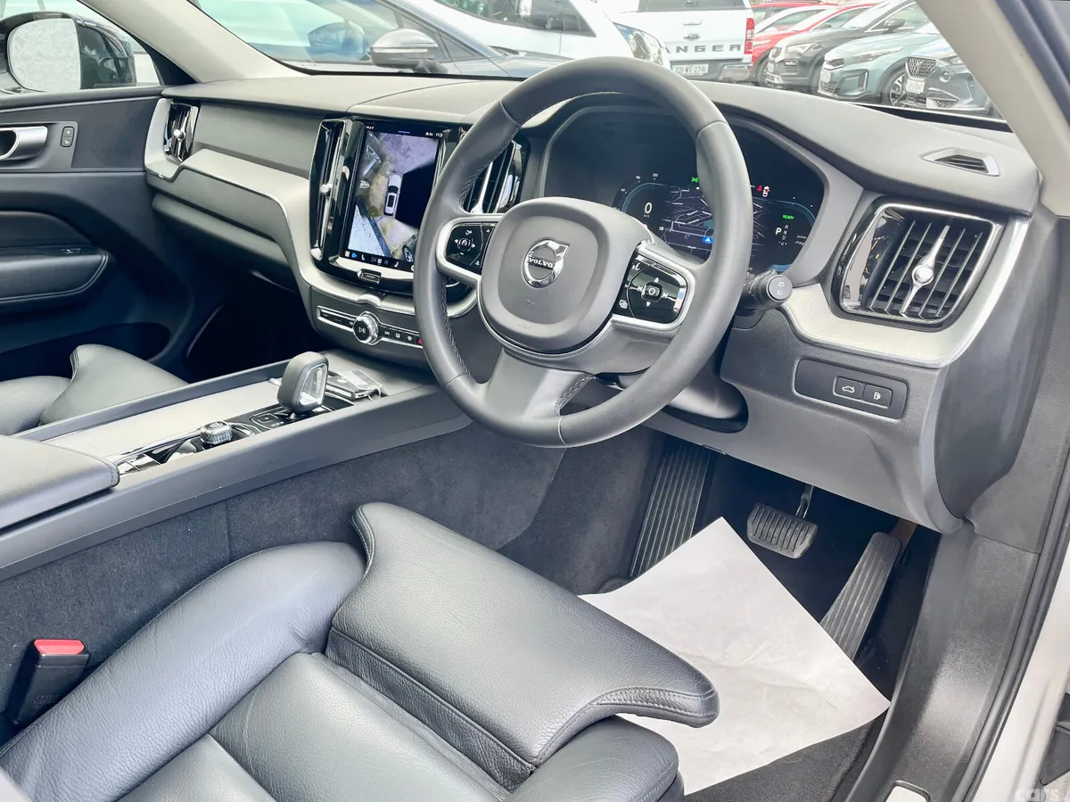 Volvo XC60 SUV, Petrol Plug-in Hybrid, 2023, Grey