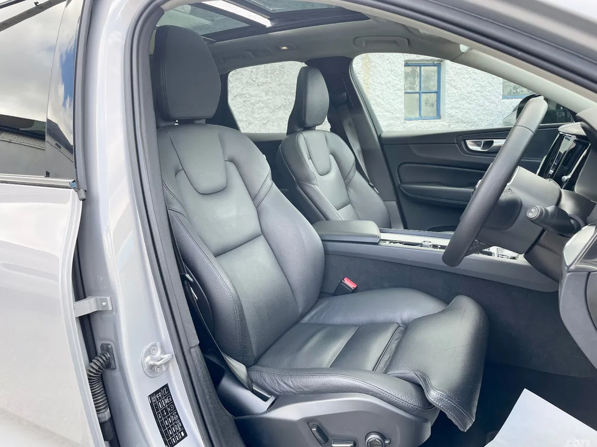 Volvo XC60 SUV, Petrol Plug-in Hybrid, 2023, Grey
