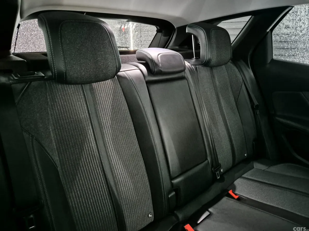 Peugeot 3008 MPV, Diesel, 2022, Blue