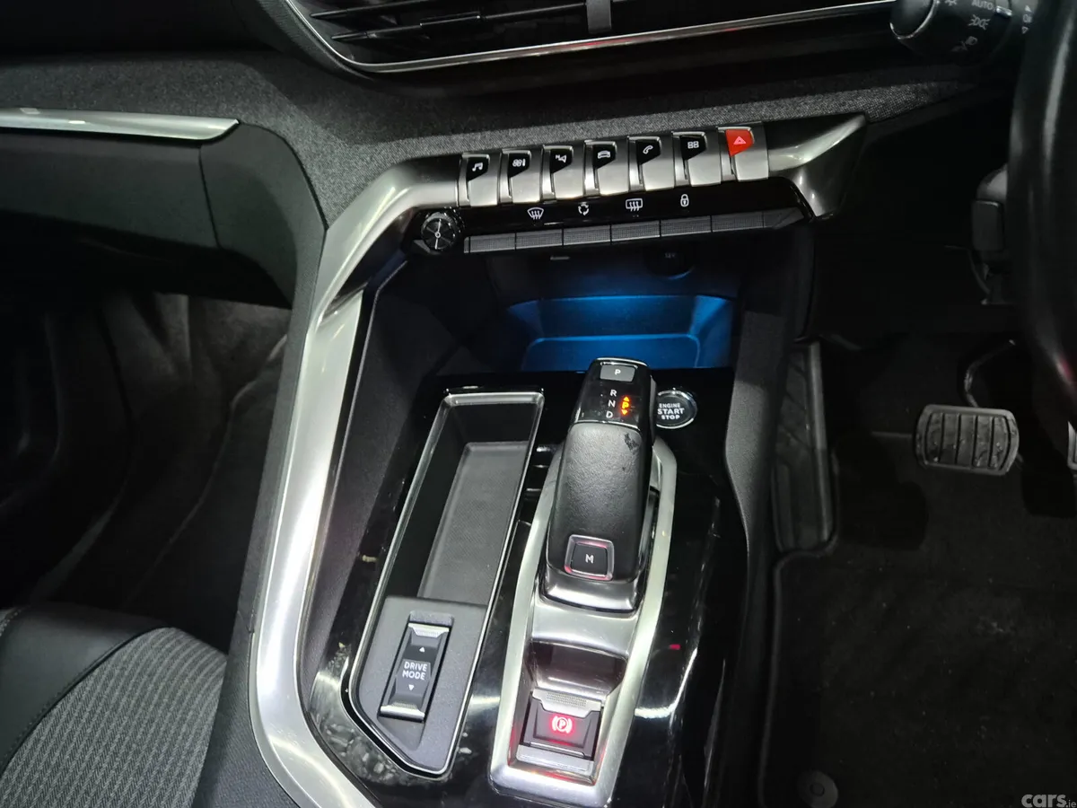 Peugeot 3008 MPV, Diesel, 2022, Blue