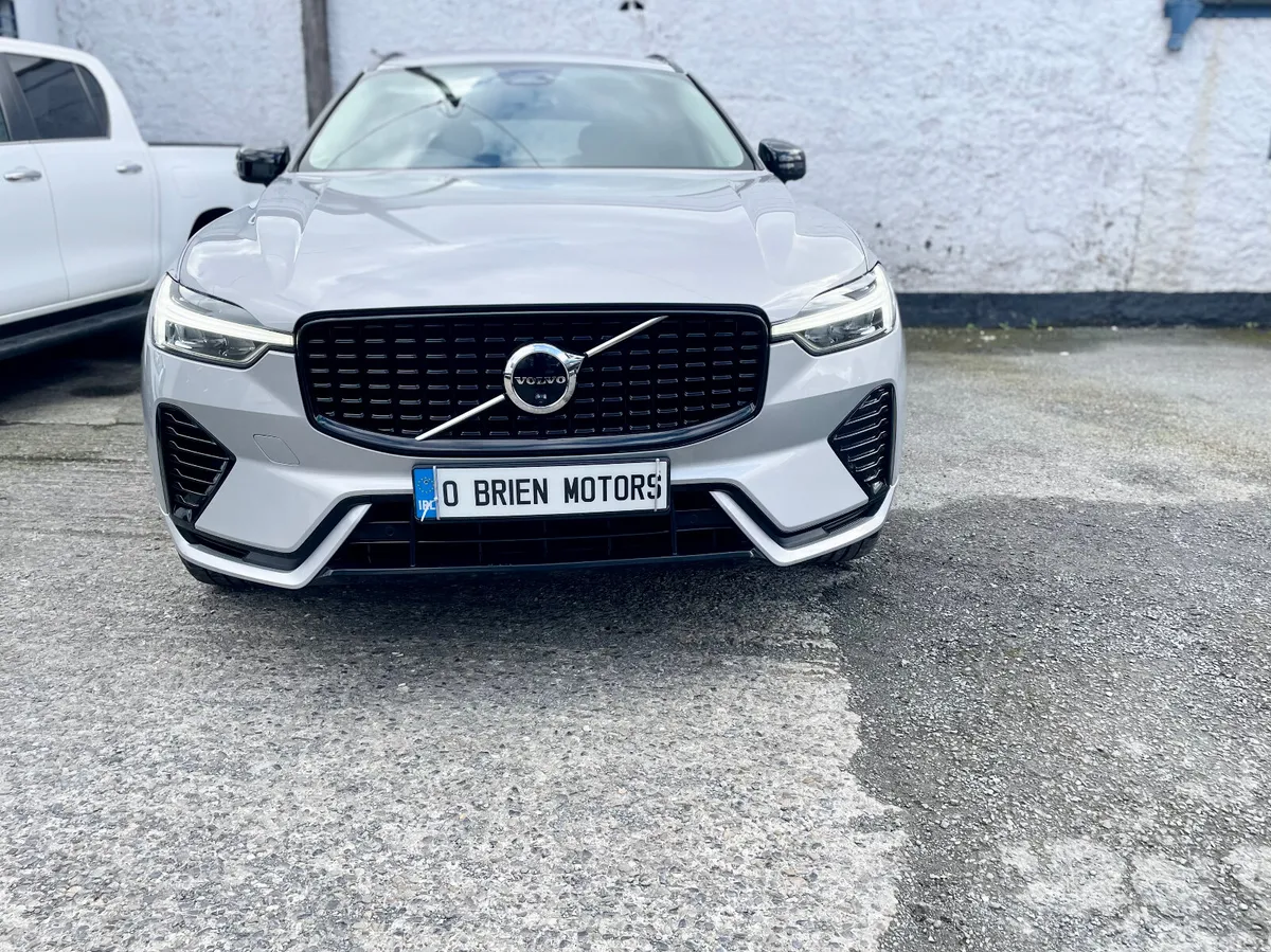 Volvo XC60 SUV, Petrol Plug-in Hybrid, 2023, Grey