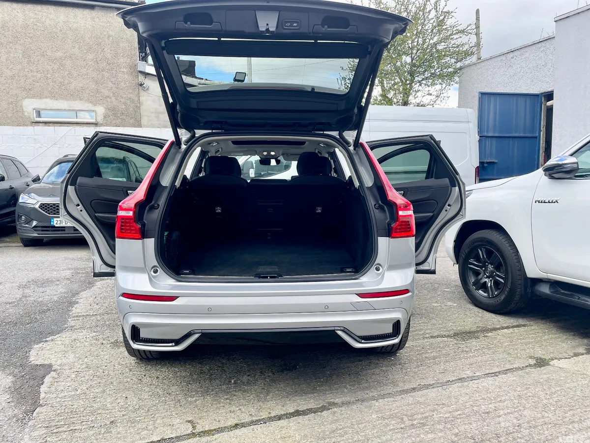 Volvo XC60 SUV, Petrol Plug-in Hybrid, 2023, Grey