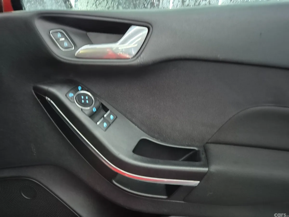 Ford Fiesta Hatchback, Petrol, 2018, Red