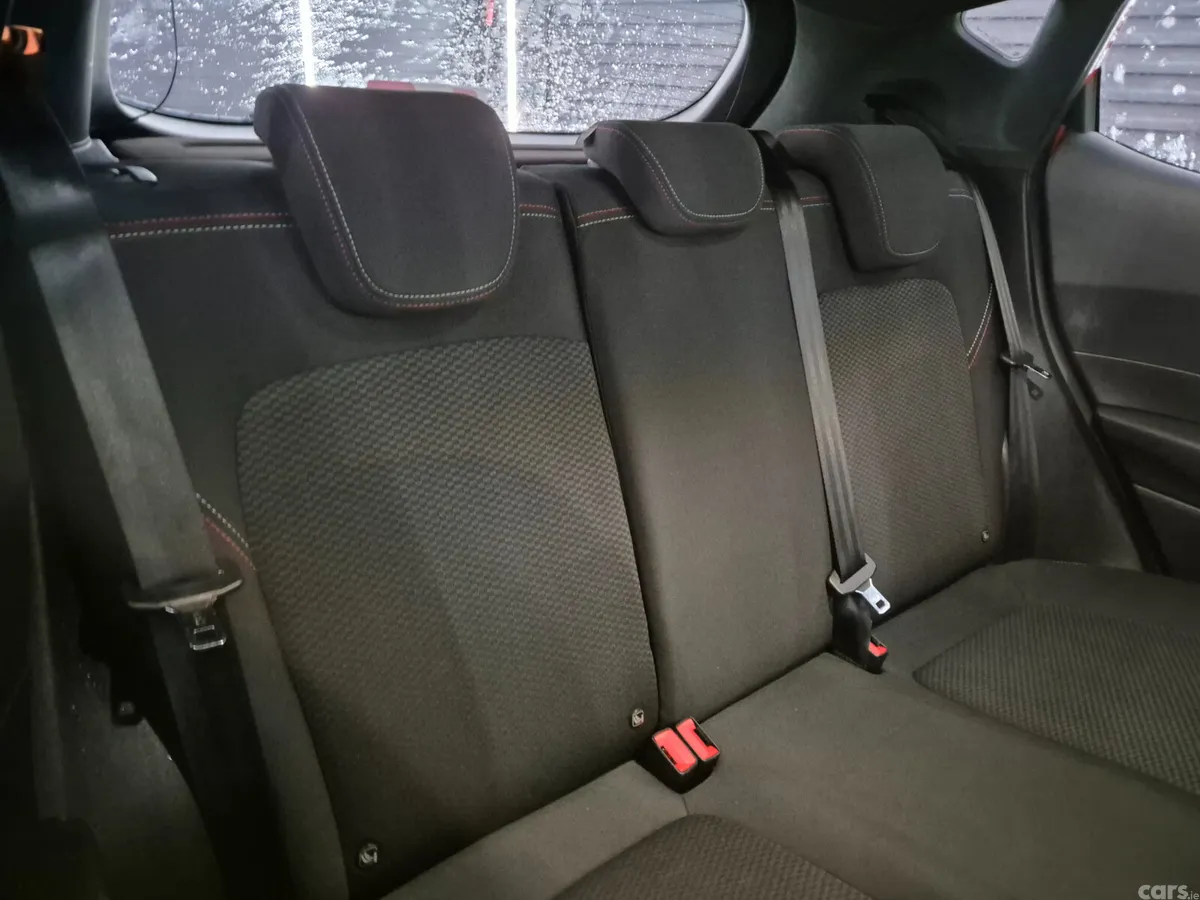 Ford Fiesta Hatchback, Petrol, 2018, Red