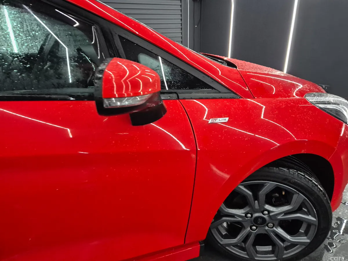 Ford Fiesta Hatchback, Petrol, 2018, Red