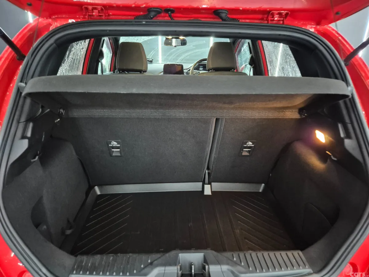 Ford Fiesta Hatchback, Petrol, 2018, Red